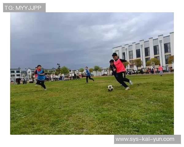 实验小学足球赛激情四溢小小球员展现团队精神与运动风采 实验小学足球赛激情四溢小小球员展现团队精神与运动风采